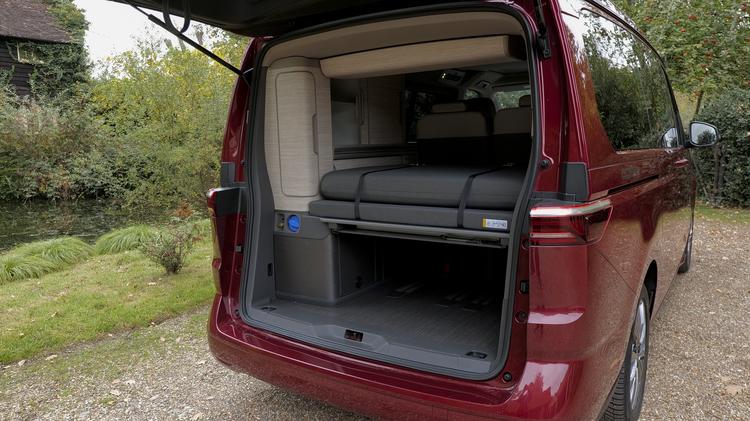 Volkswagen CALIFORNIA ESTATE 1.5 TSI eHybrid Beach Camper 5dr 4MOTION DSG